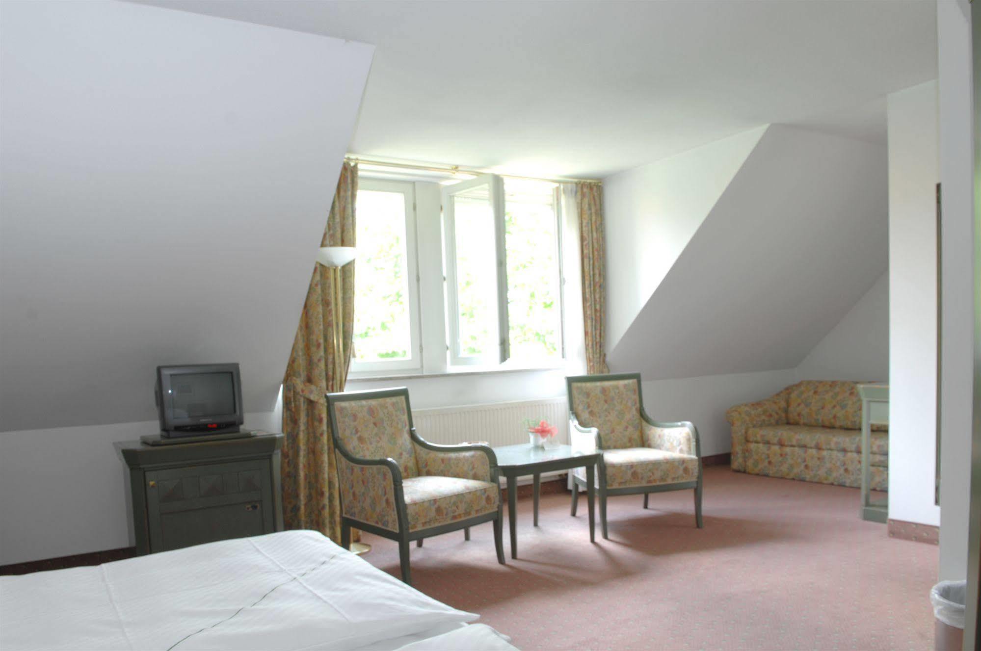 Hotel Gasthof Der Krug Штегаурах Экстерьер фото