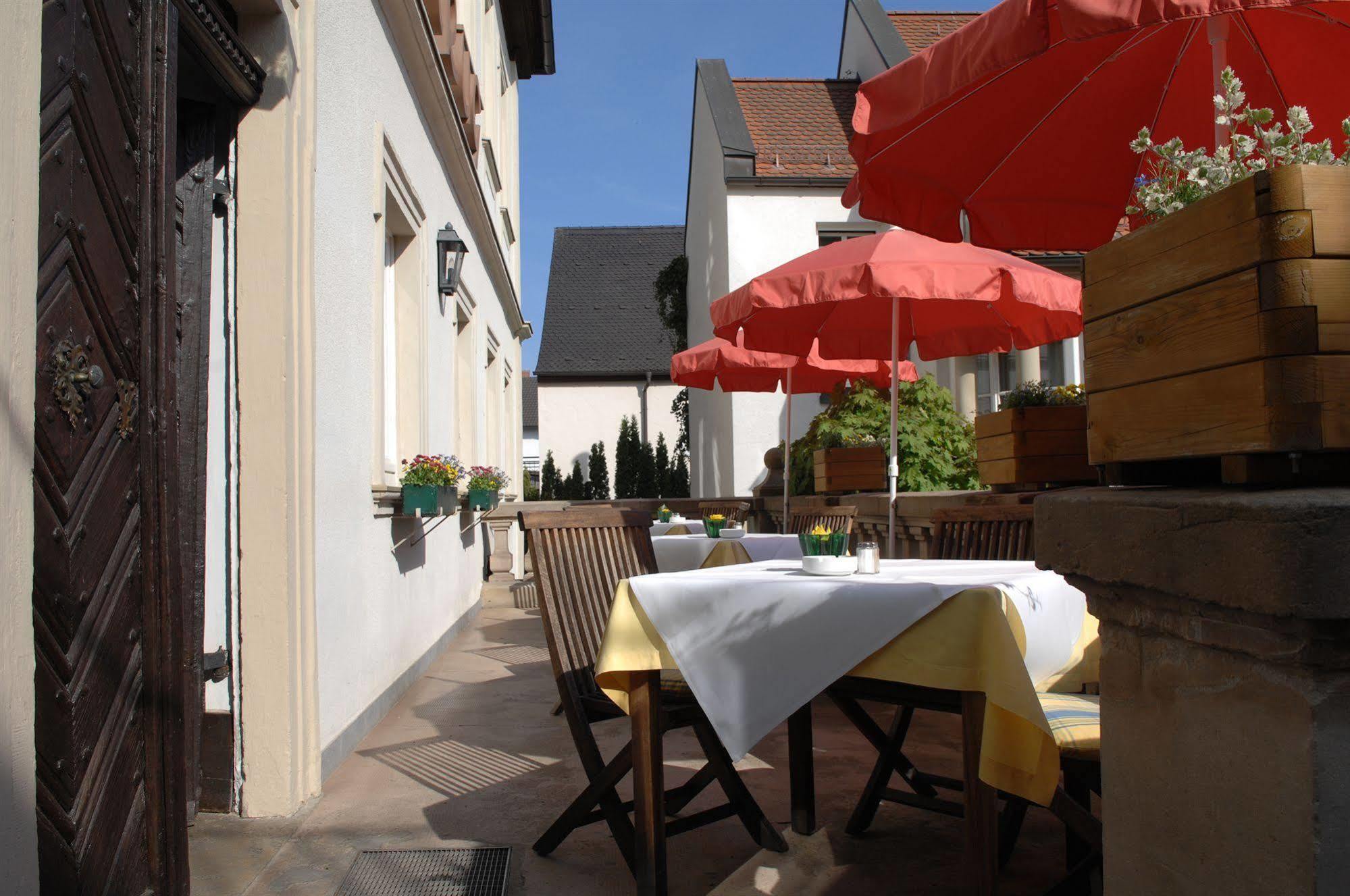 Hotel Gasthof Der Krug Штегаурах Экстерьер фото