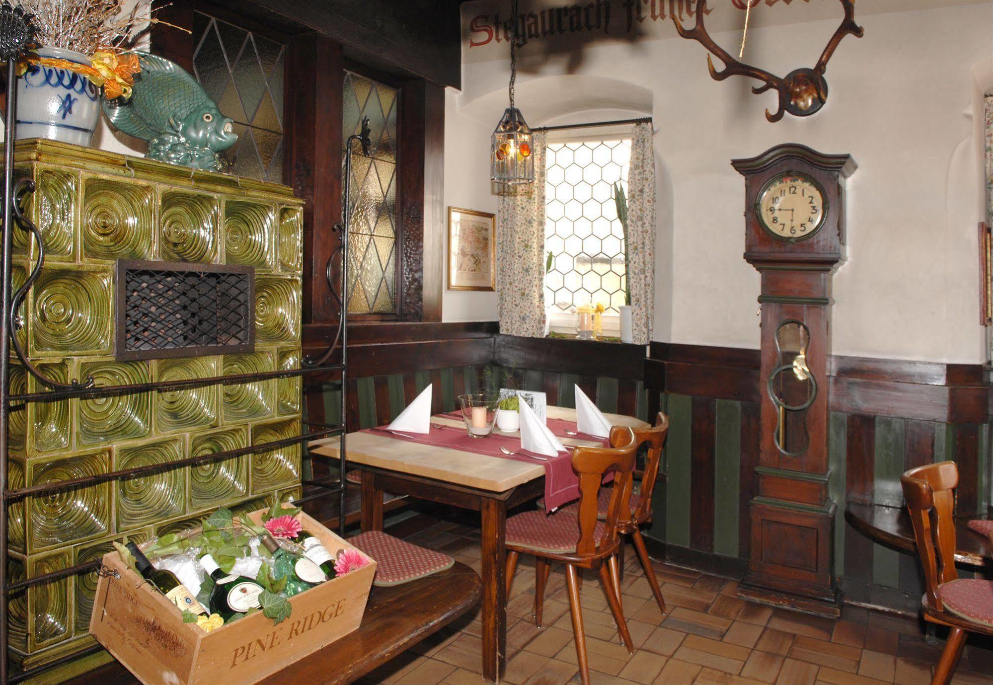 Hotel Gasthof Der Krug Штегаурах Экстерьер фото