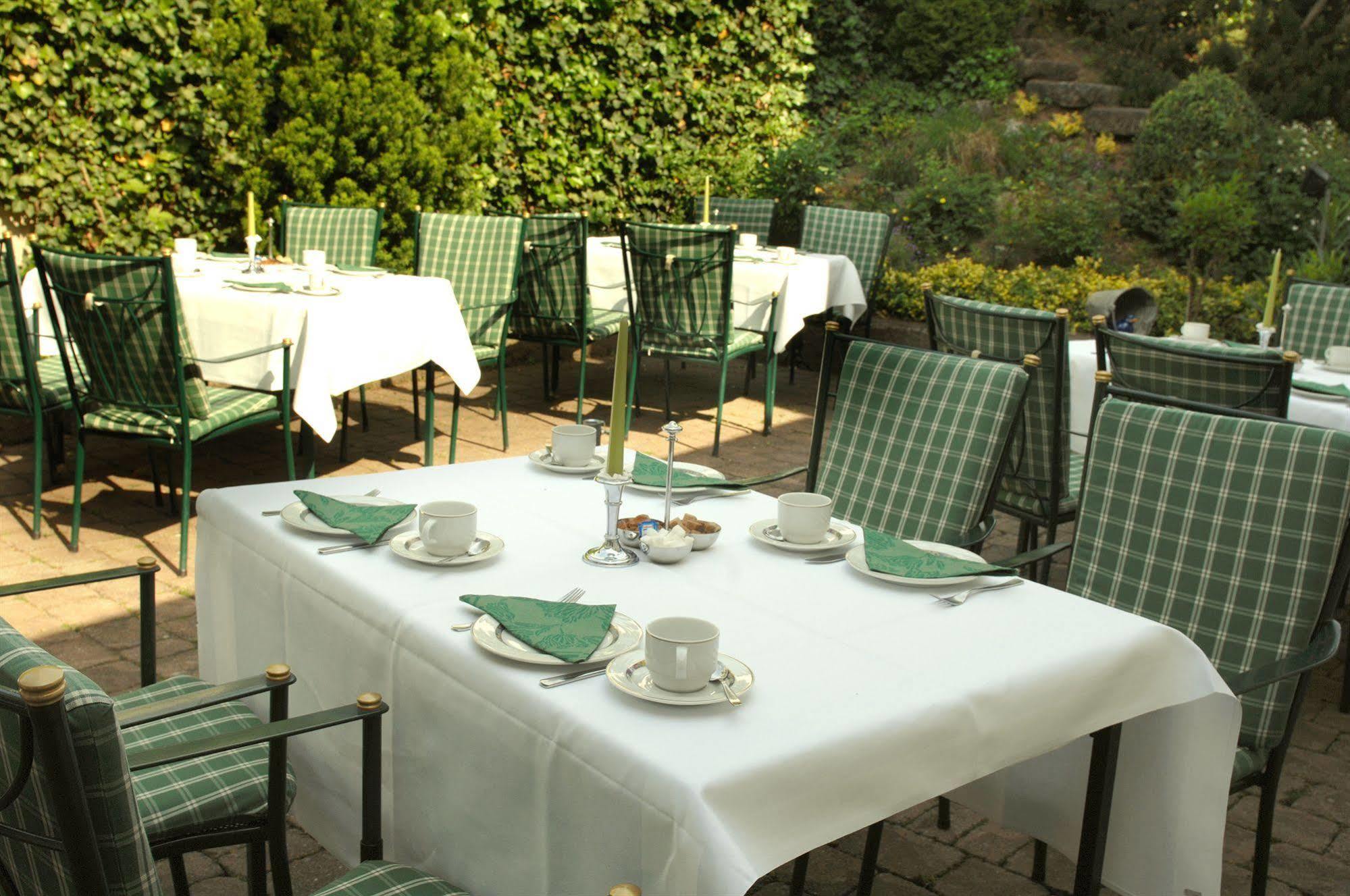 Hotel Gasthof Der Krug Штегаурах Экстерьер фото
